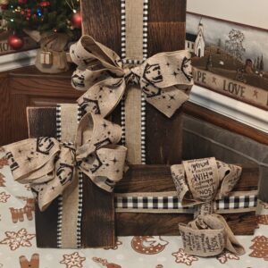 Tan & Black Plank Presents