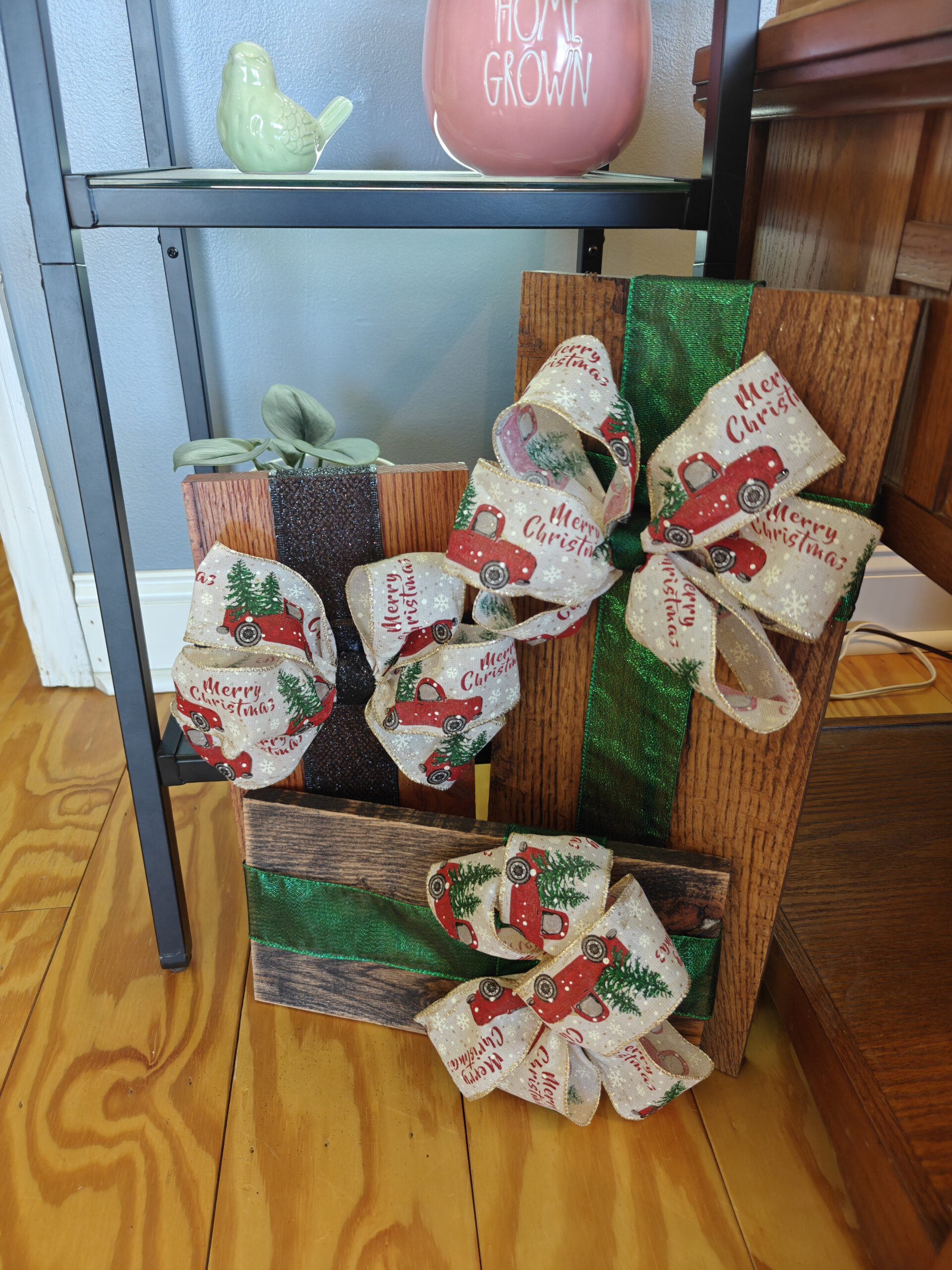 Boxes & Bows - Image 11