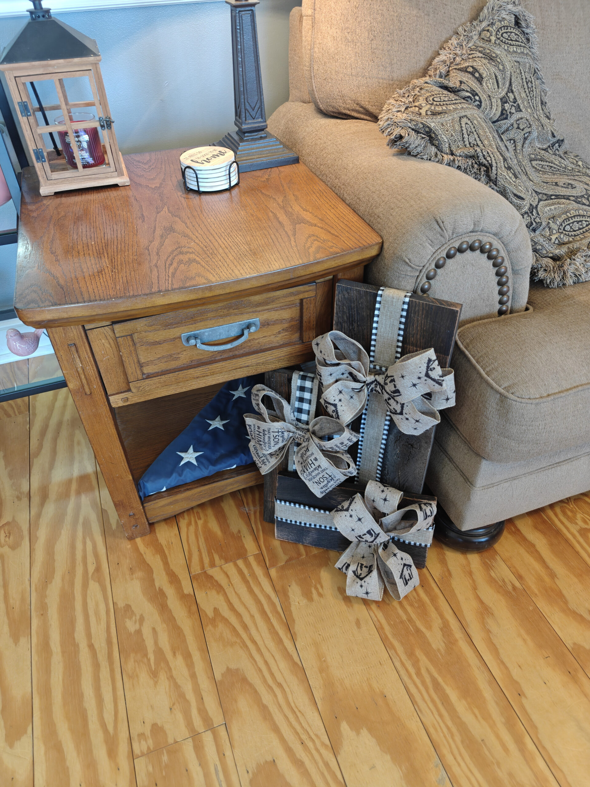 Boxes & Bows - Image 13